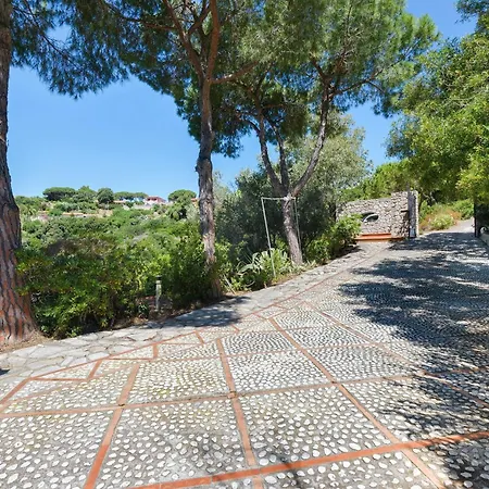 Apartment Fiorita - *